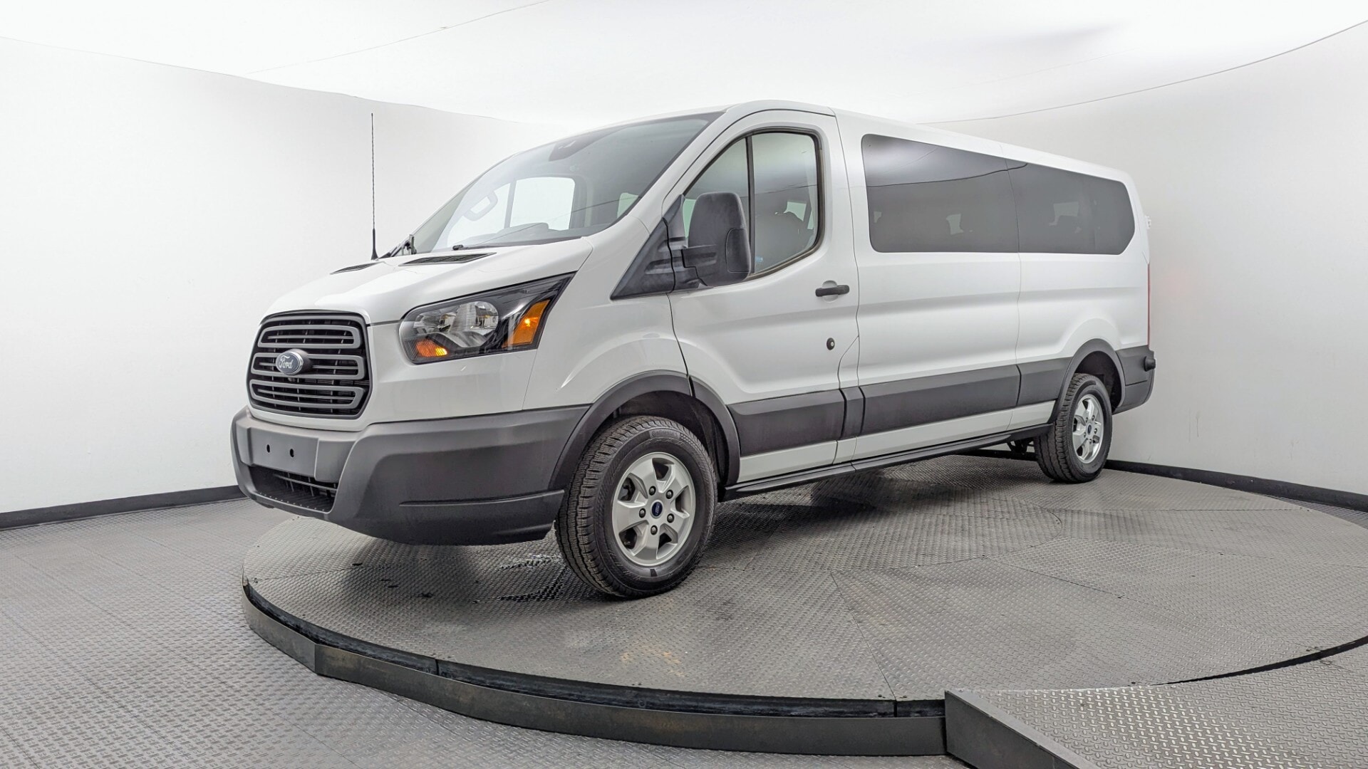 ford transit wagon 2018 1FBZX2YG3JKA70179 image ford transit wagon 2018 1FBZX2YG3JKA70179 image